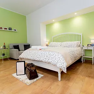 https://bb-vico-milano-18.hotels-amalfi.com